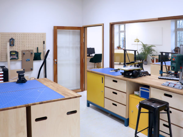 Atelier de fabrication du Tiers Lieu Quartiers Libres de Saint Maixent L'école